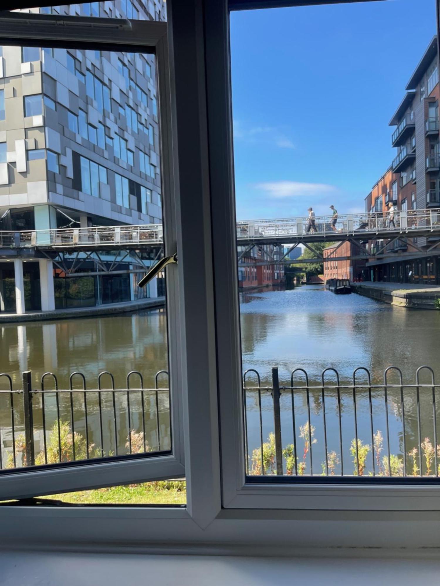 Birmingham Central Canal Side Living Exterior photo